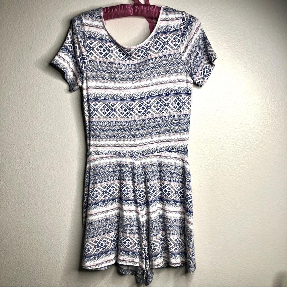 🇺🇸 One Clothing Blue /Pink/White Romper, Size L.